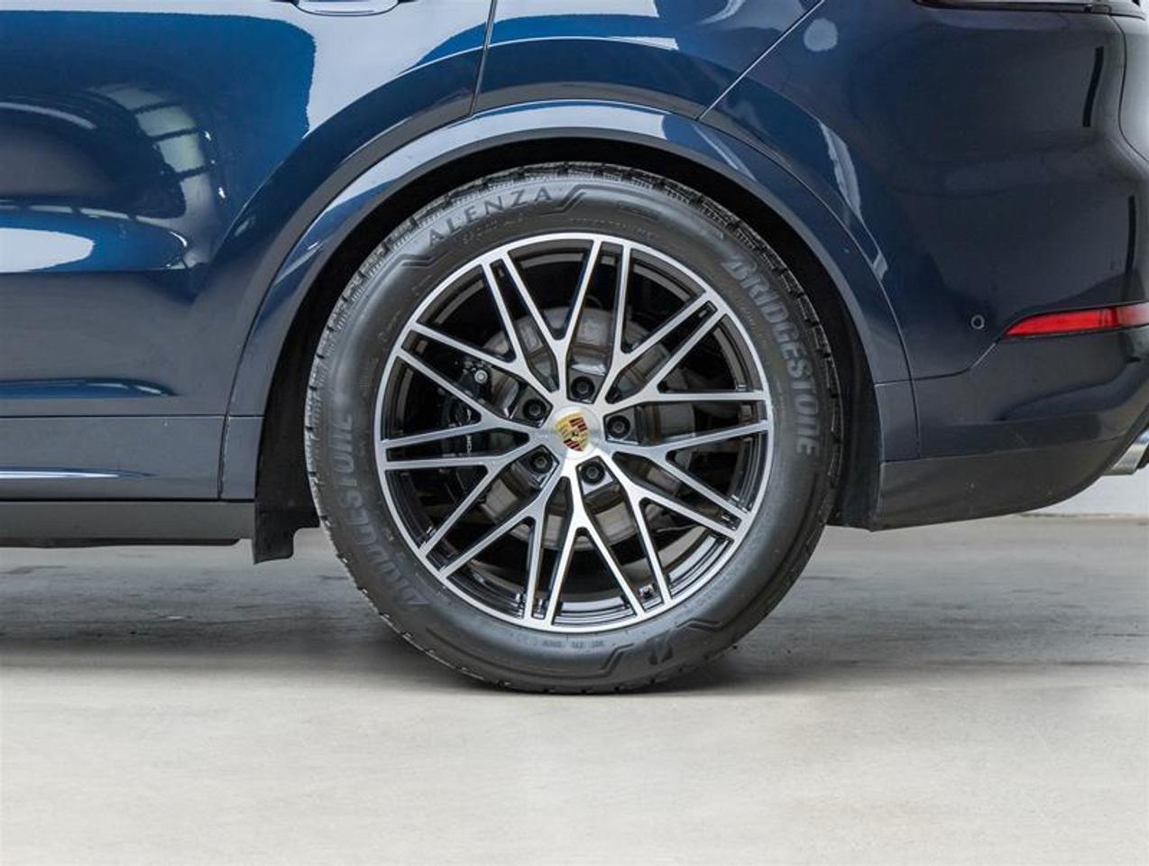 2024 Porsche Cayenne  Photo