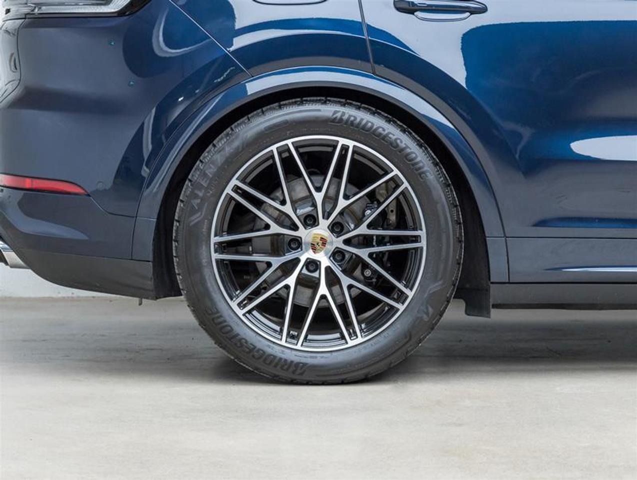2024 Porsche Cayenne  Photo
