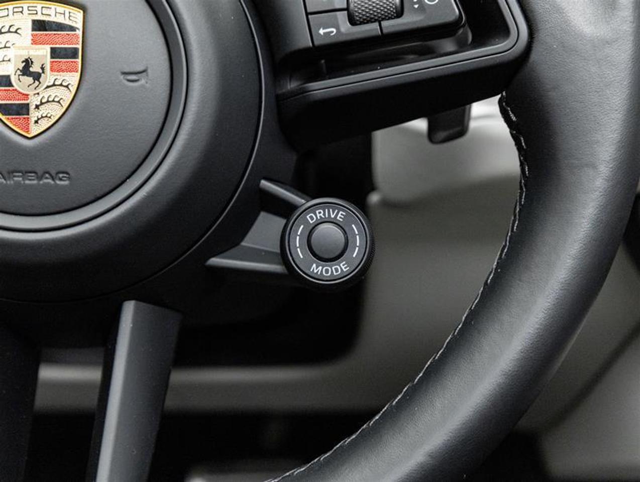 2024 Porsche Cayenne  Photo