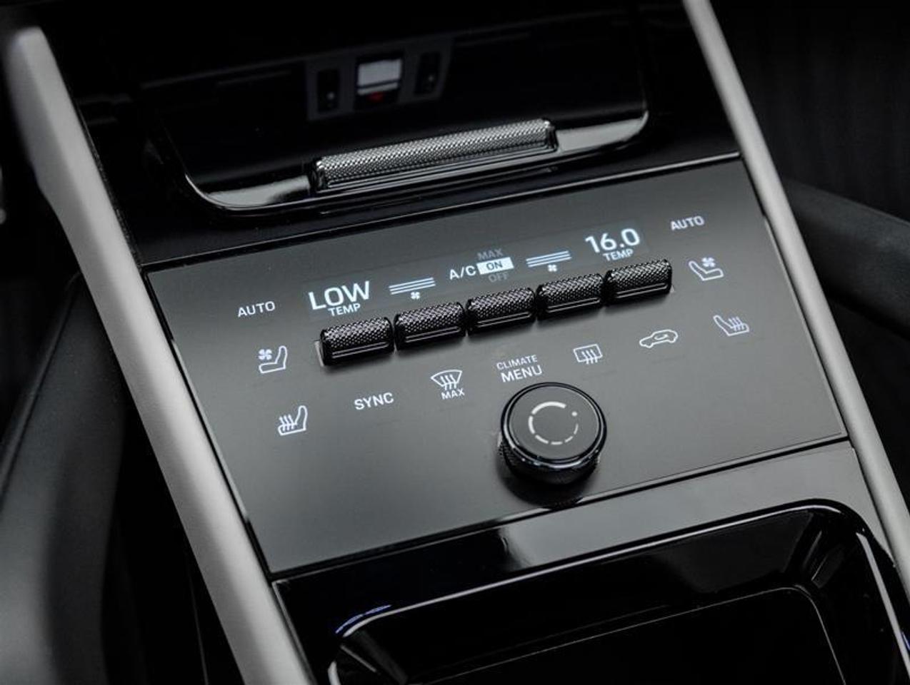 2024 Porsche Cayenne  Photo