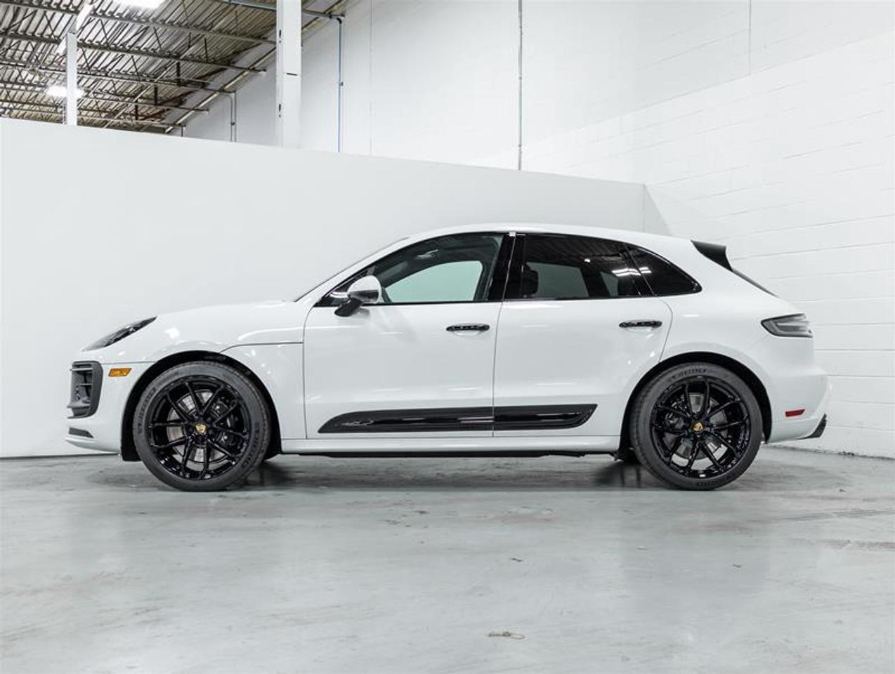 2026 Porsche Macan  Photo