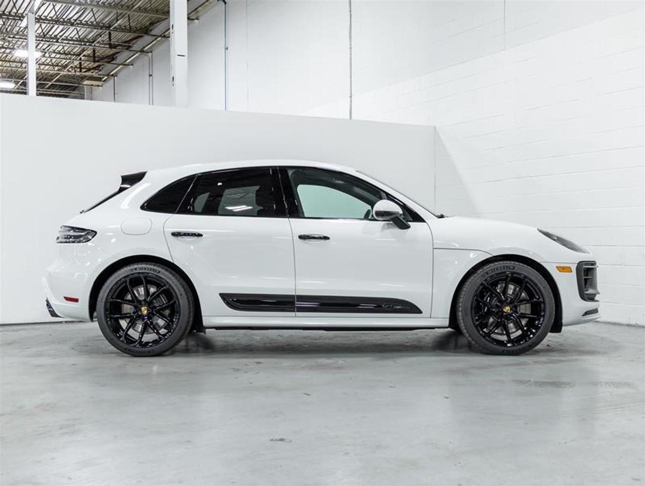 2026 Porsche Macan  Photo