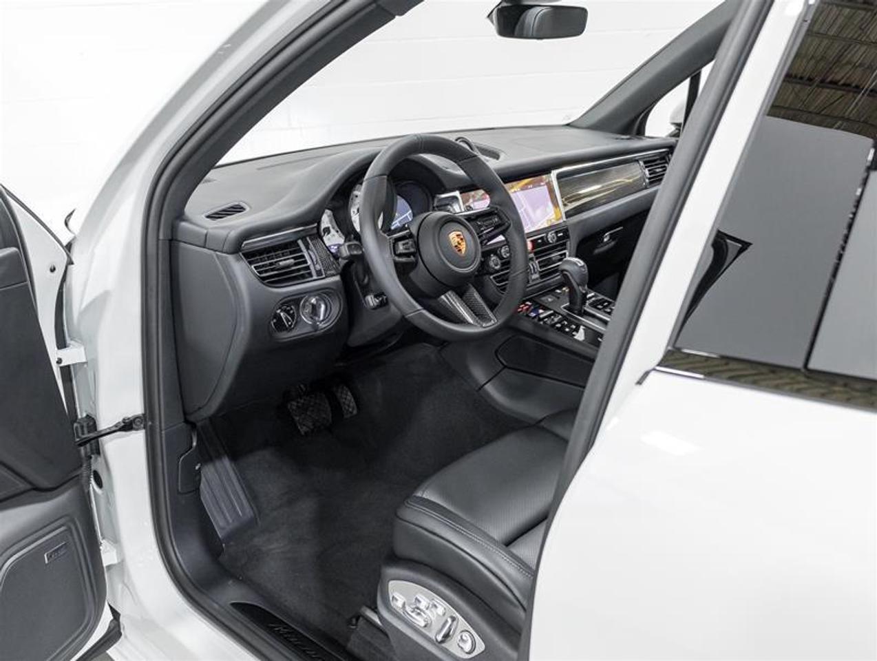 2026 Porsche Macan  Photo