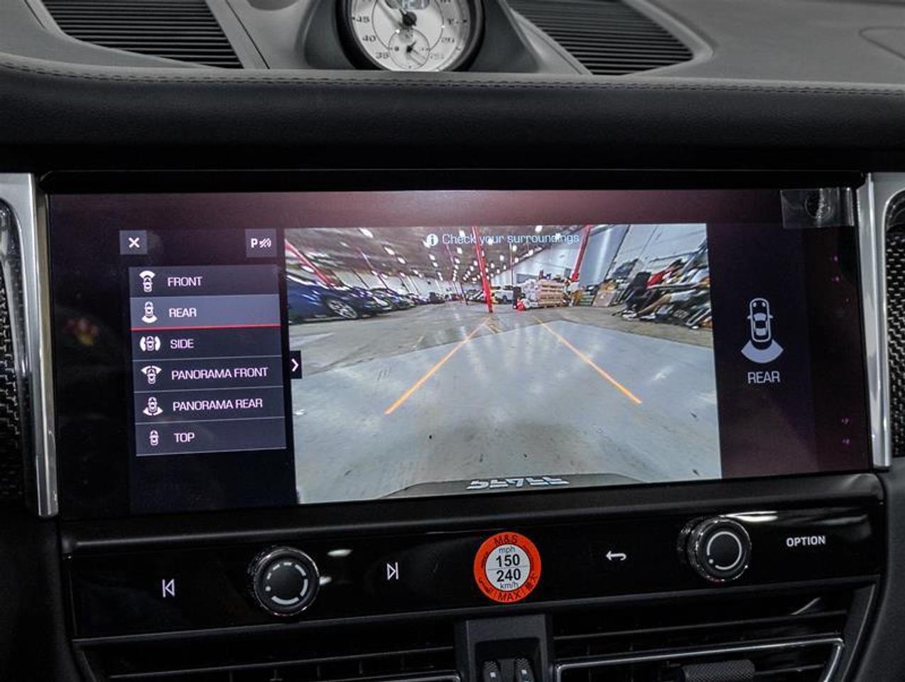 2026 Porsche Macan  Photo