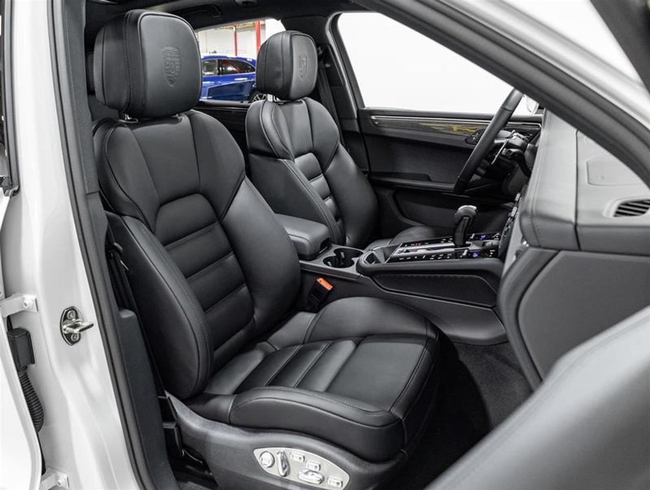 2026 Porsche Macan  Photo