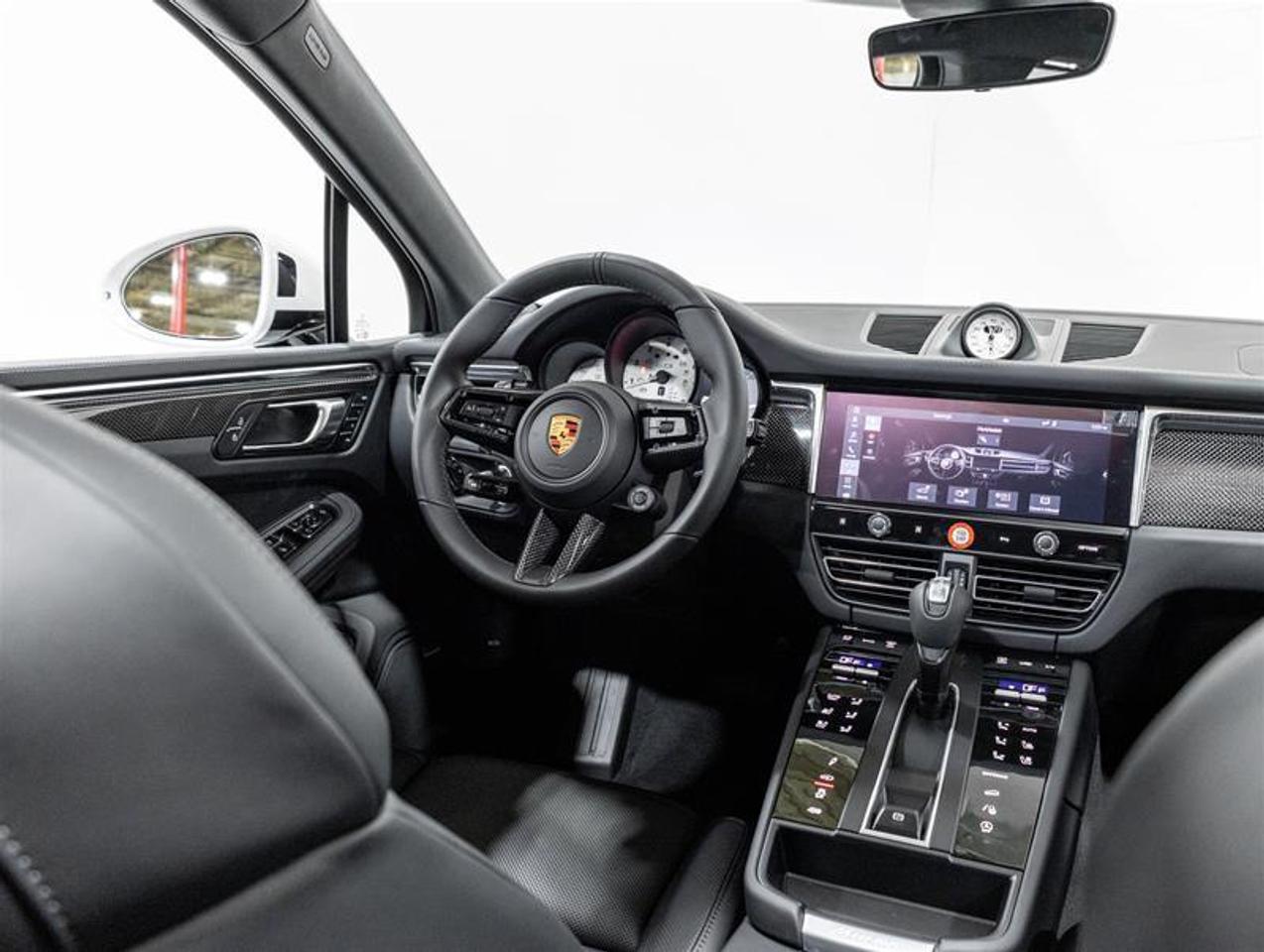2026 Porsche Macan  Photo