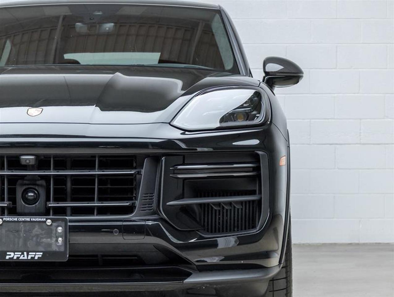 2024 Porsche Cayenne  Photo2