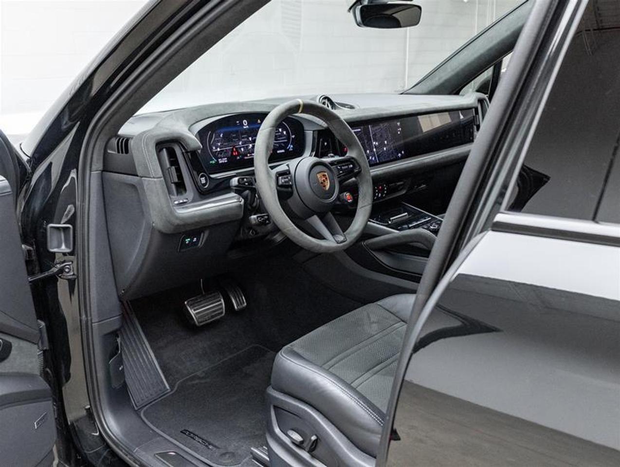 2024 Porsche Cayenne  Photo