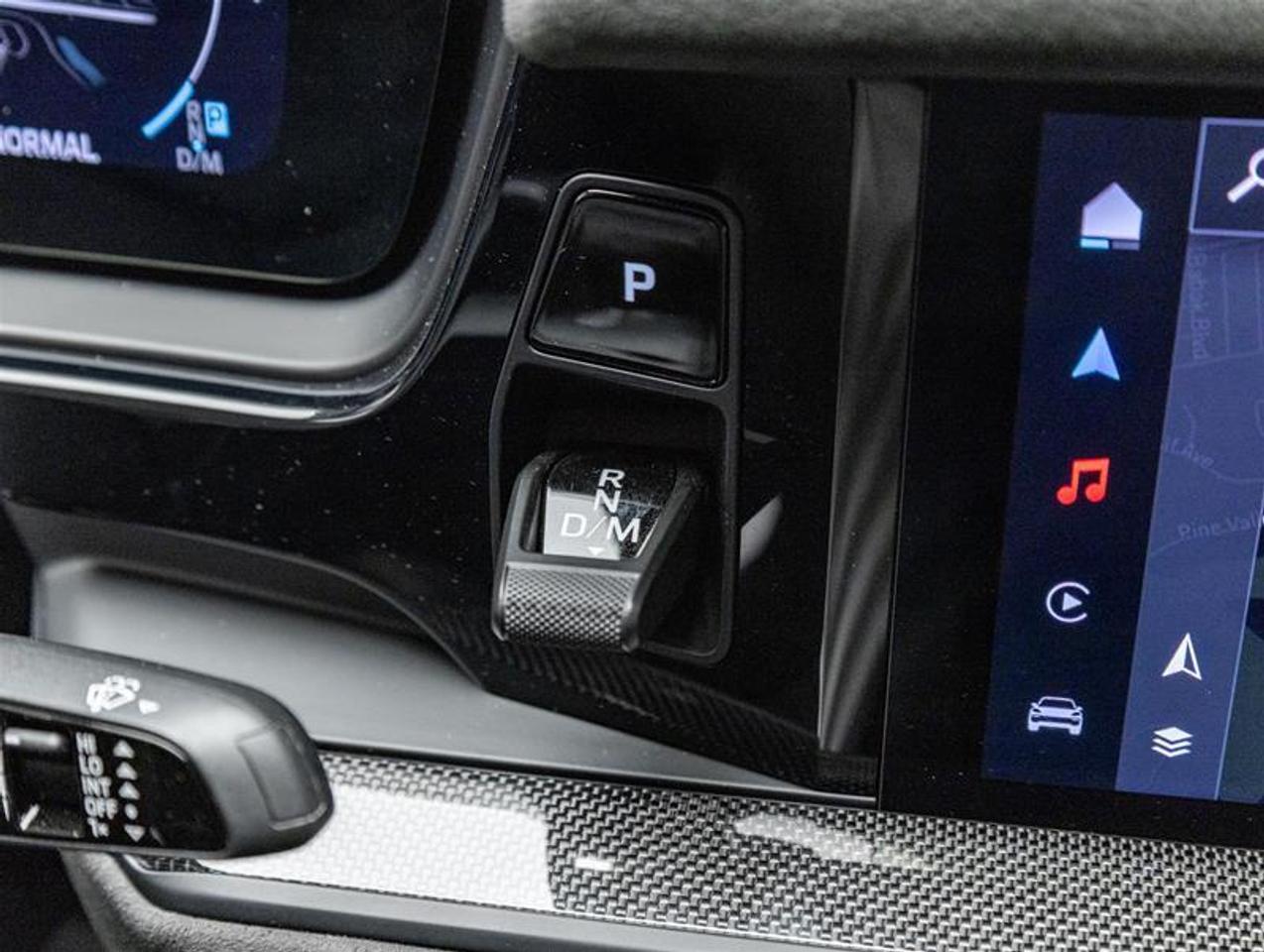 2024 Porsche Cayenne  Photo