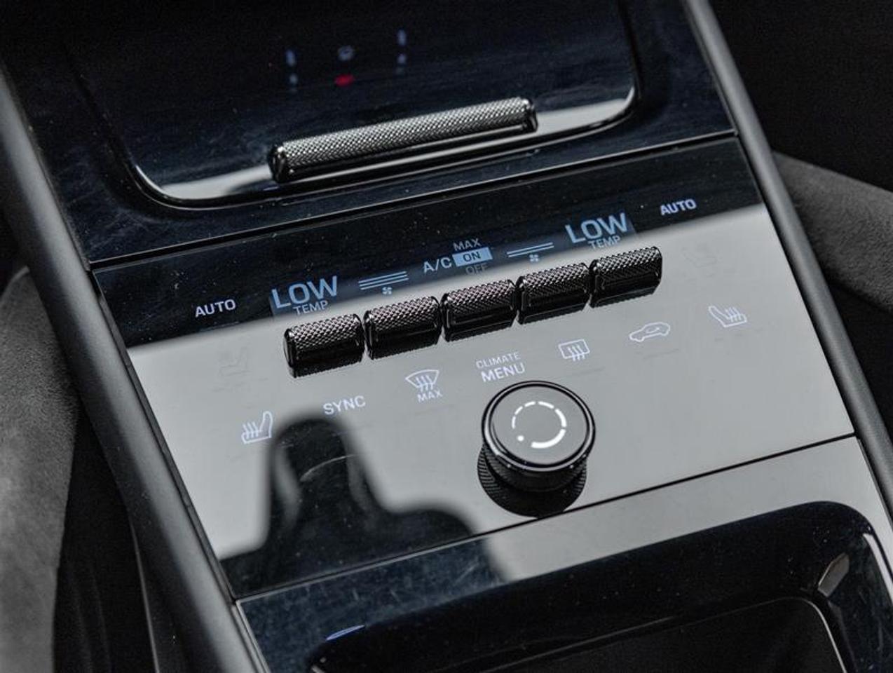 2024 Porsche Cayenne  Photo
