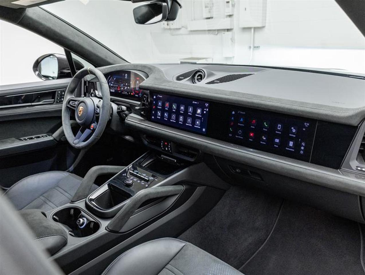 2024 Porsche Cayenne  Photo