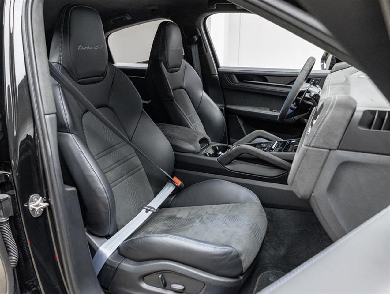 2024 Porsche Cayenne  Photo
