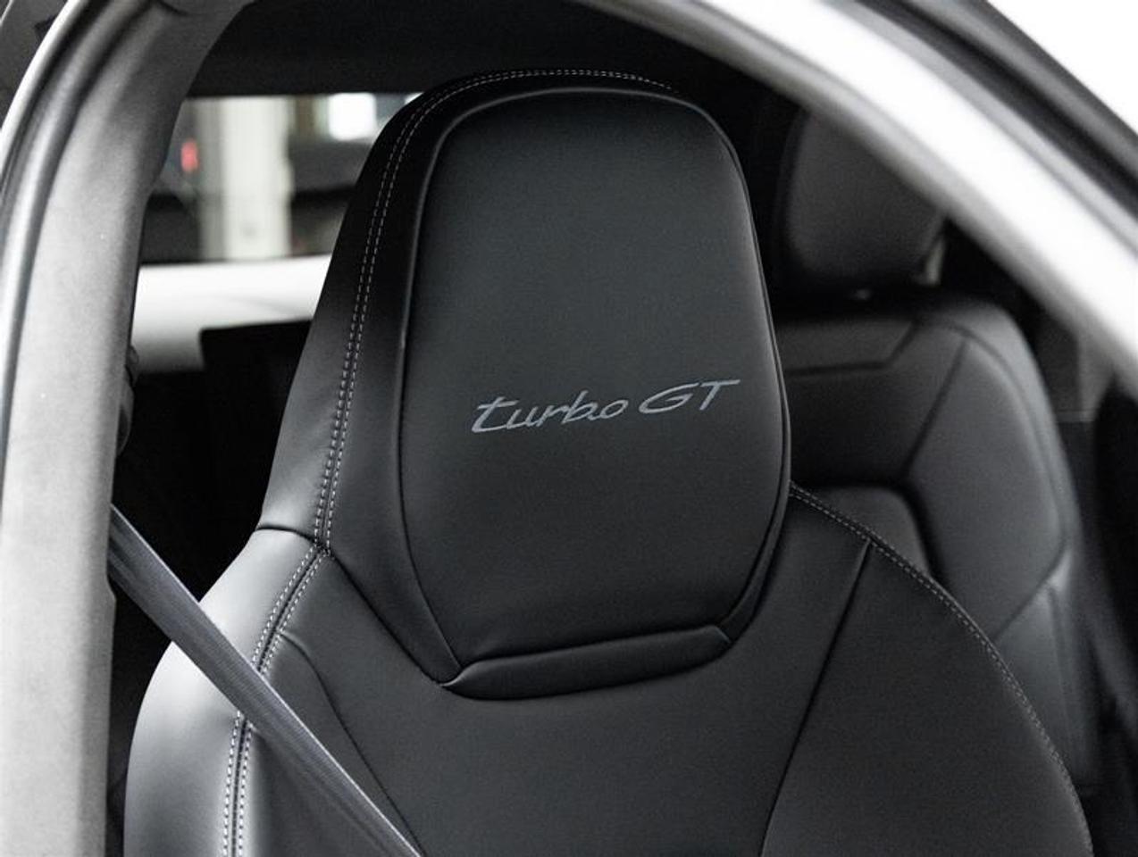2024 Porsche Cayenne  Photo