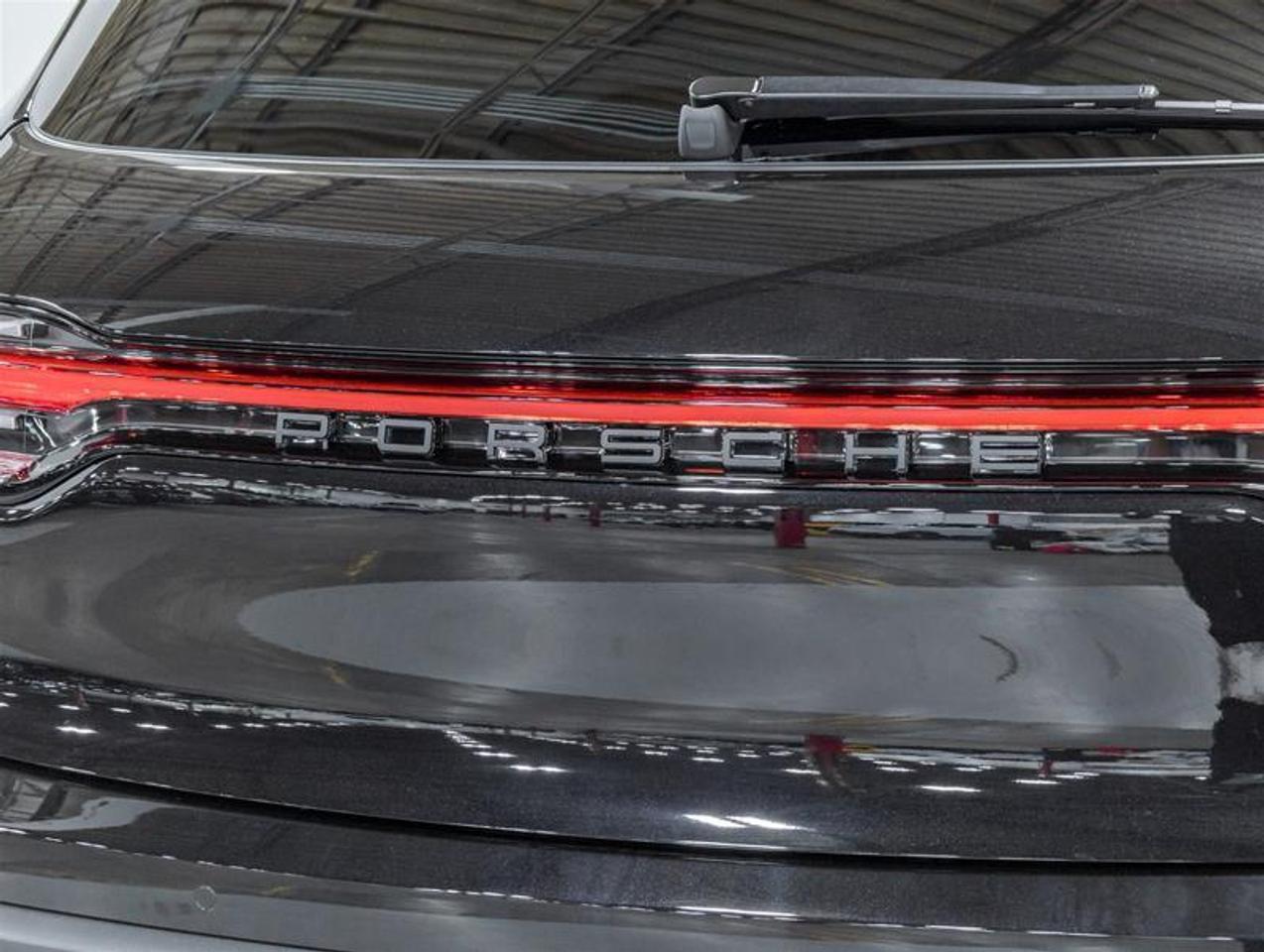 2026 Porsche Macan  Photo