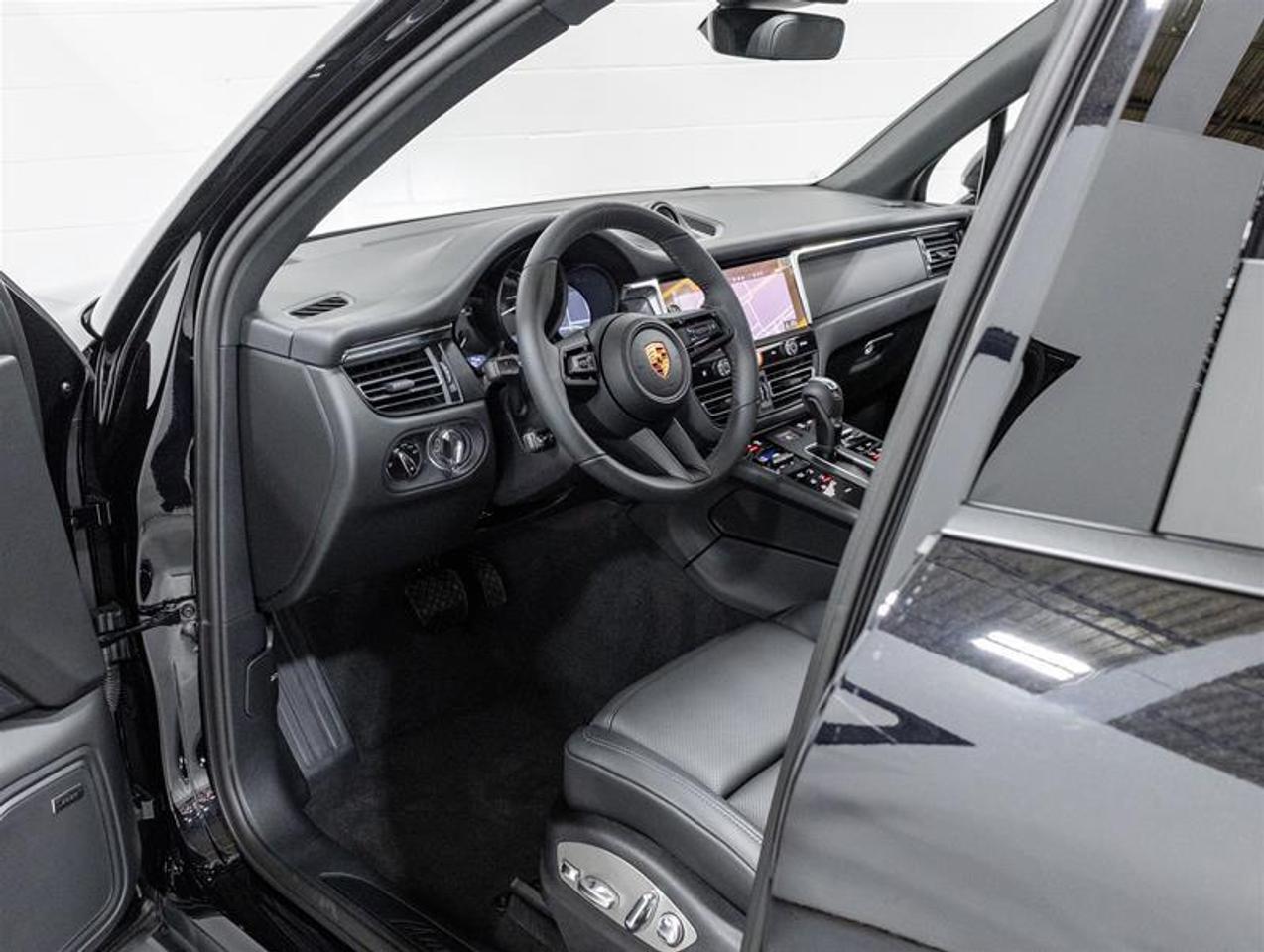 2026 Porsche Macan  Photo