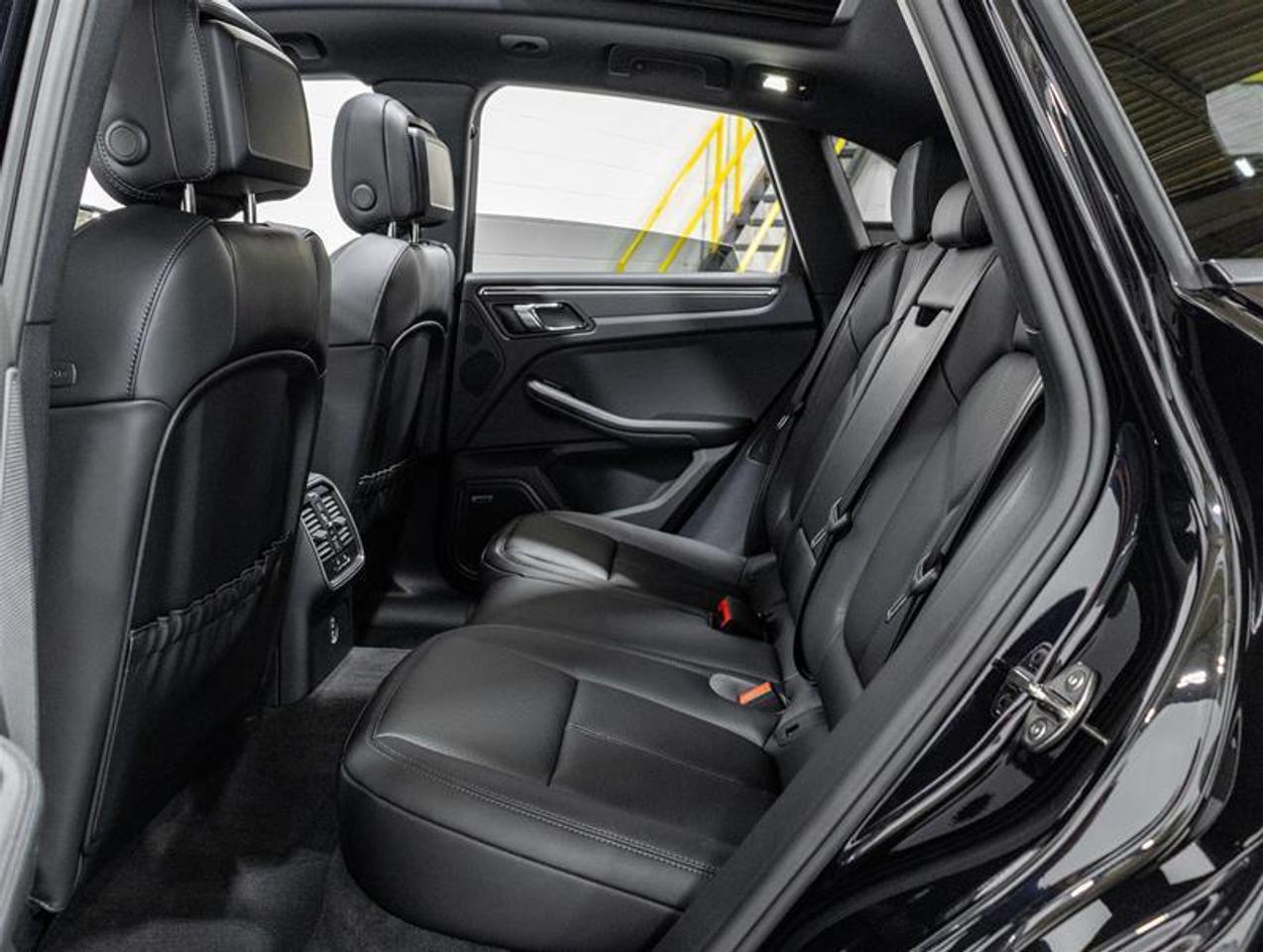2026 Porsche Macan  Photo