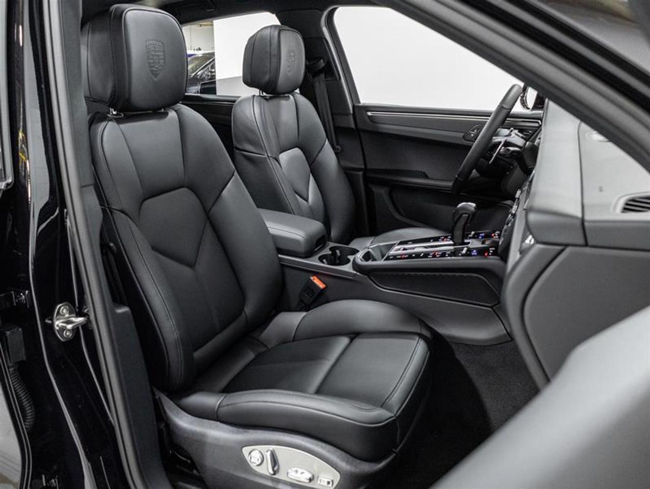 2026 Porsche Macan  Photo