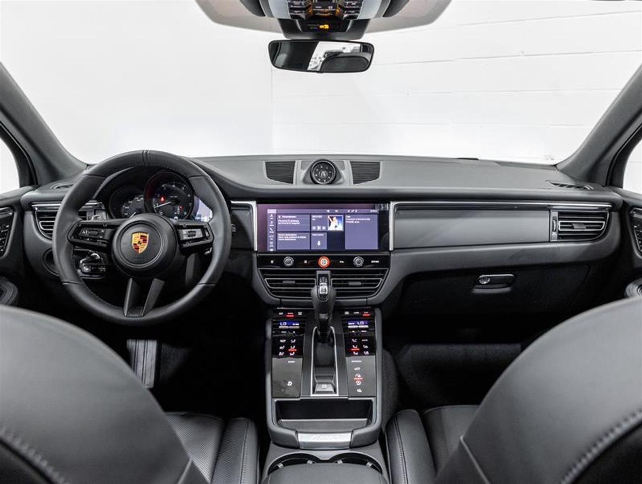 2026 Porsche Macan  Photo