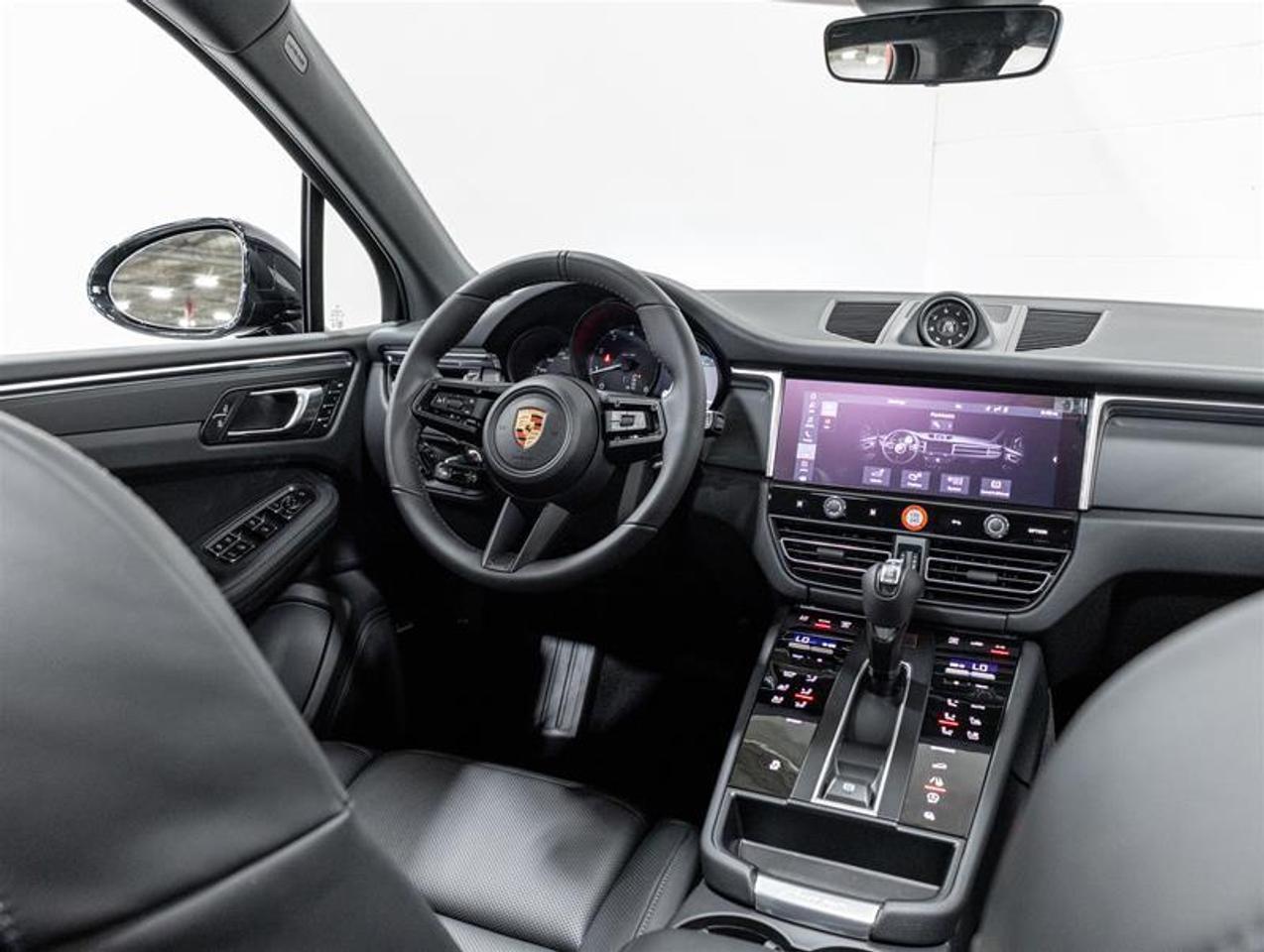 2026 Porsche Macan  Photo