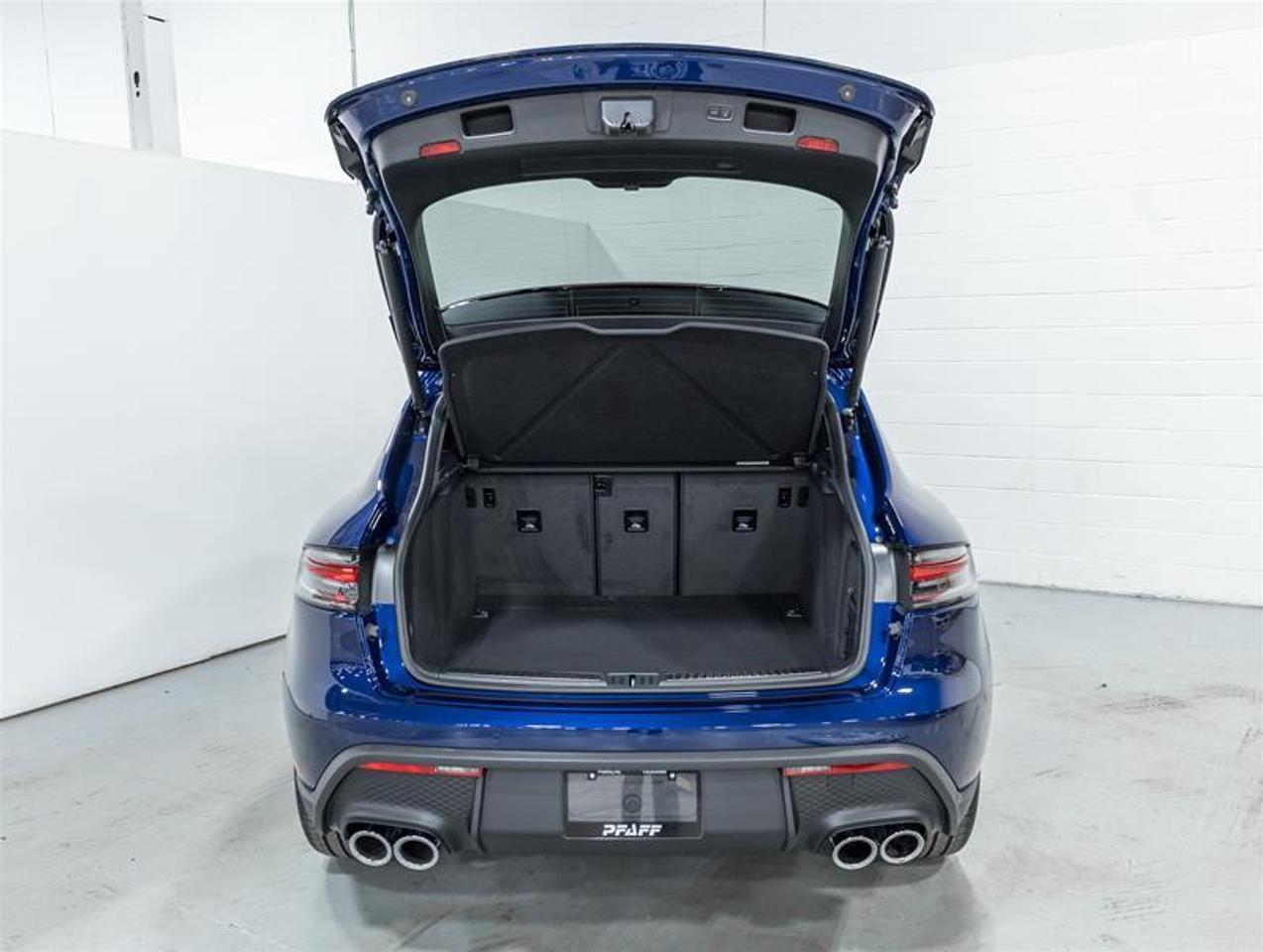 2026 Porsche Macan  Photo