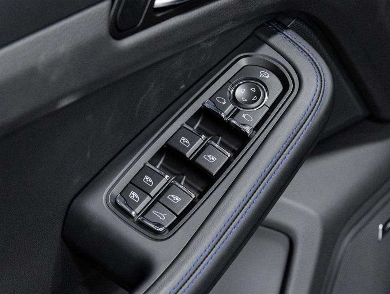 2026 Porsche Macan  Photo