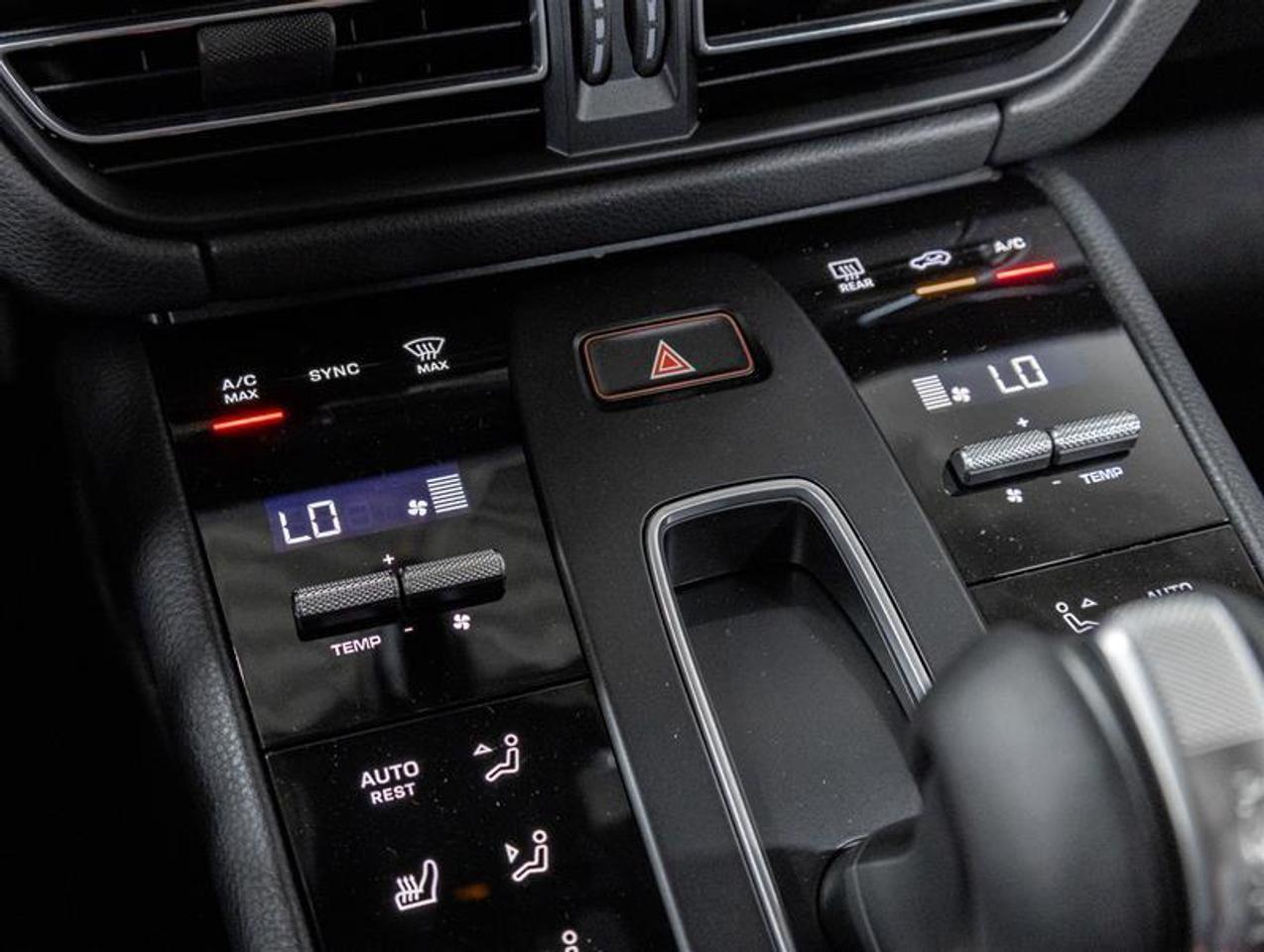 2026 Porsche Macan  Photo