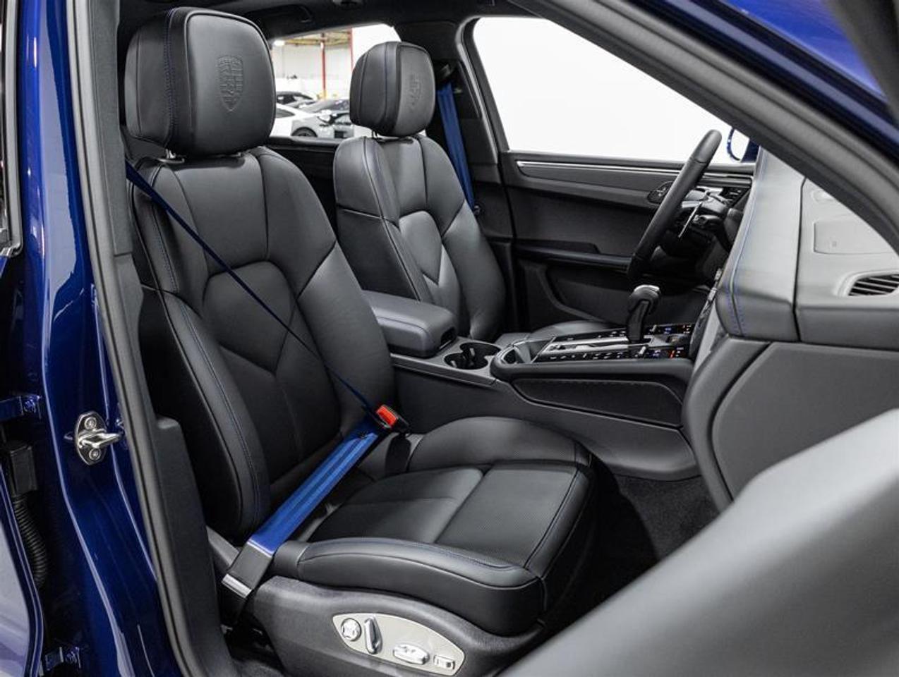 2026 Porsche Macan  Photo