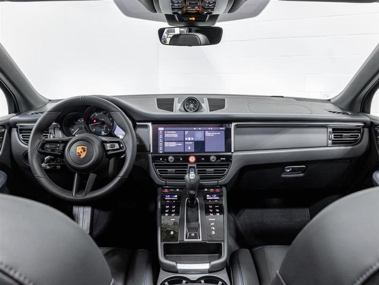 2026 Porsche Macan  Photo