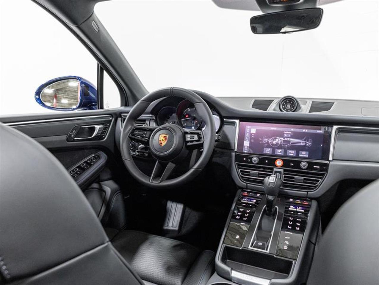 2026 Porsche Macan  Photo