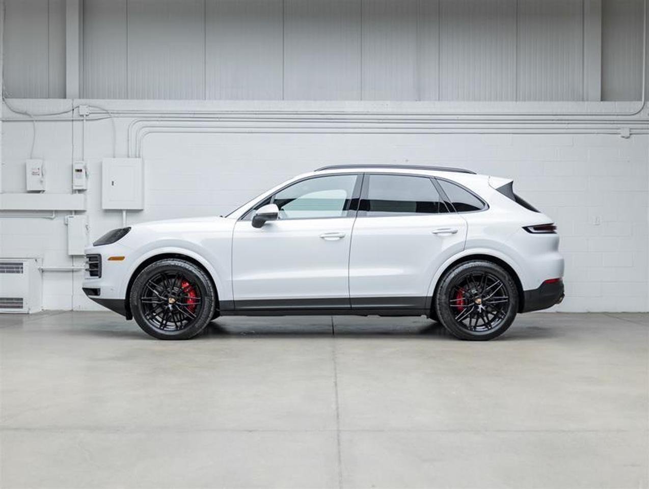 2026 Porsche Cayenne  Photo4