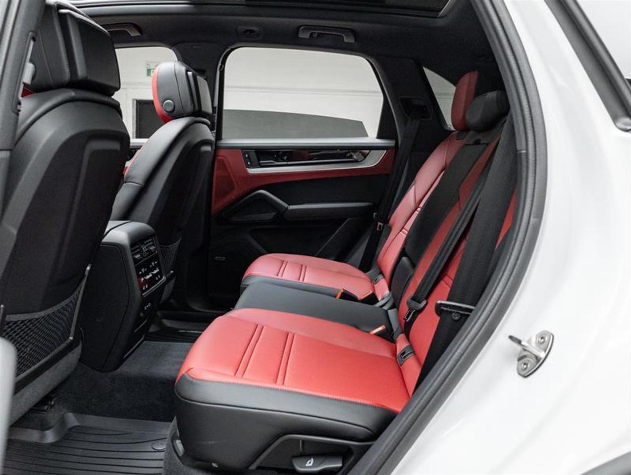 2026 Porsche Cayenne  Photo