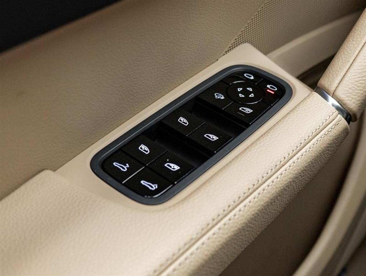 2021 Porsche Cayenne  Photo