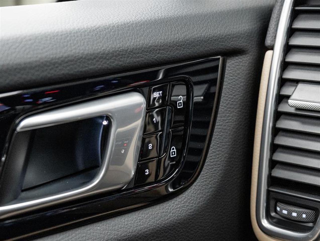 2021 Porsche Cayenne  Photo
