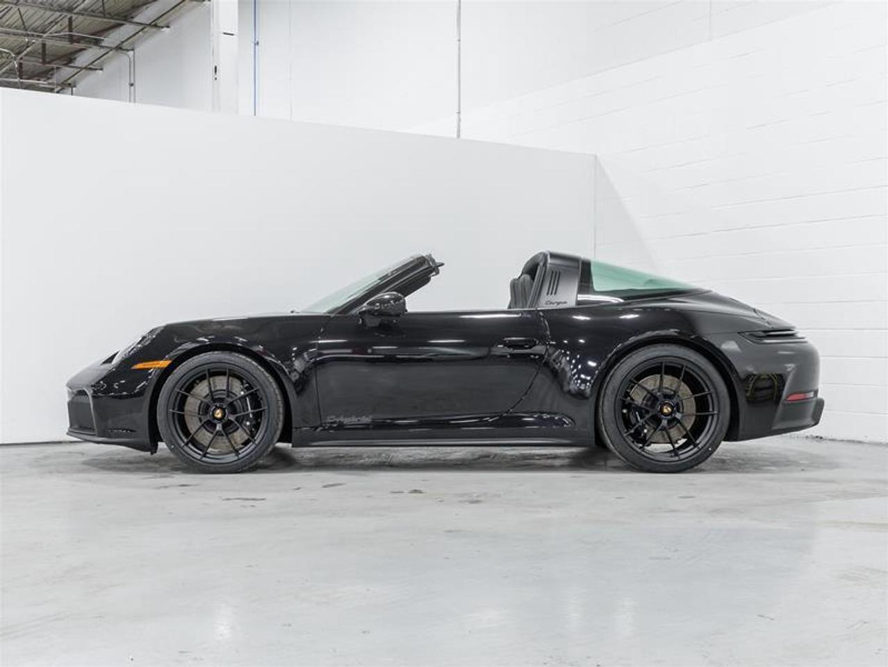 2026 Porsche 911  Photo3