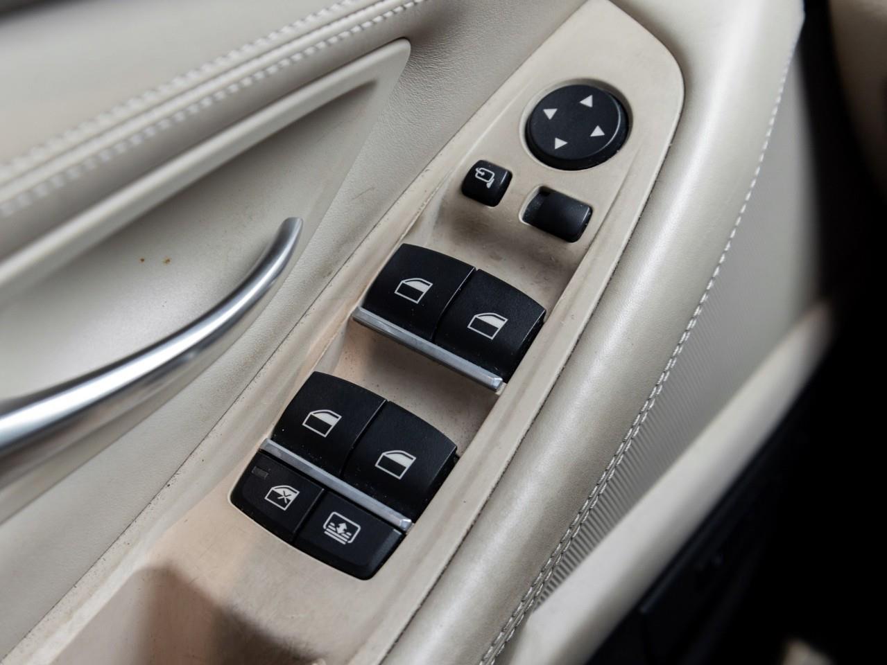 2011 BMW 550 i xDrive 4dr All-wheel Drive Sedan Photo