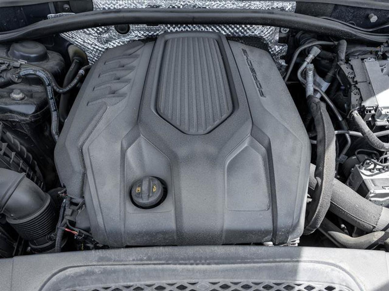 2023 Porsche Macan AWD Premium Package Plus 20 Macan S Wheels in Vesu Photo