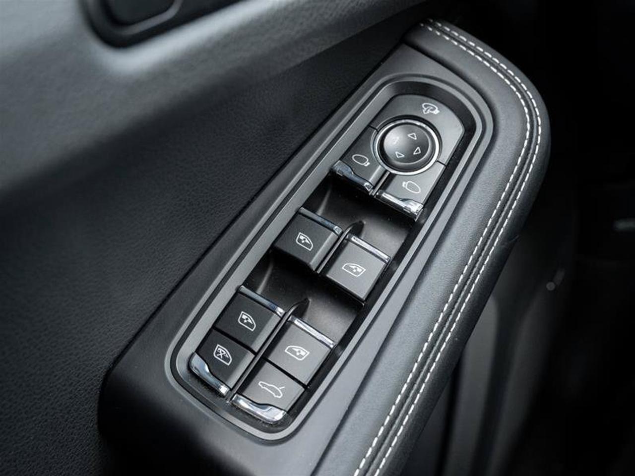2023 Porsche Macan AWD Premium Package Plus 20 Macan S Wheels in Vesu Photo