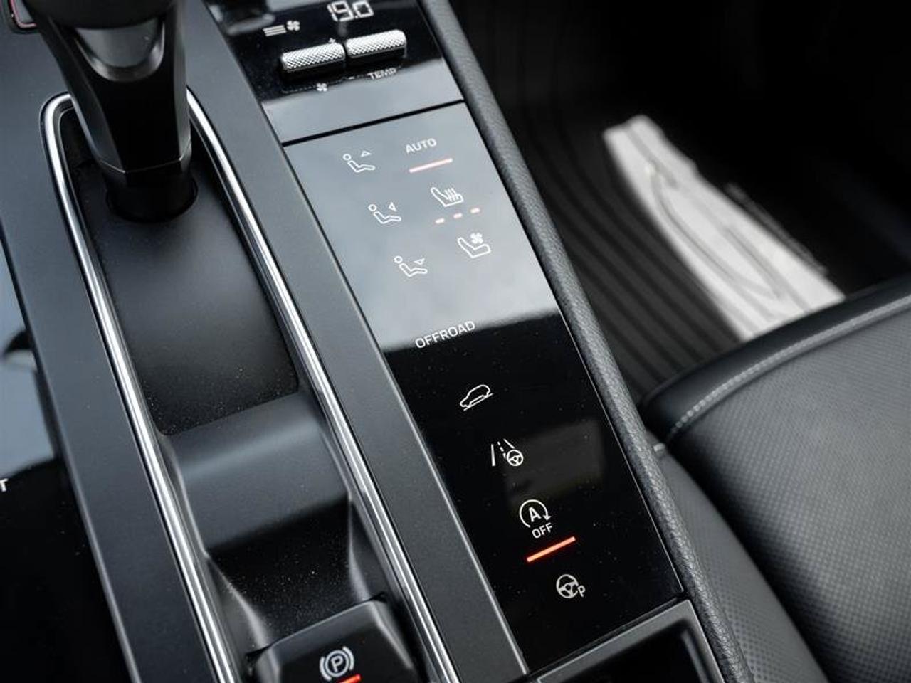 2023 Porsche Macan AWD Premium Package Plus 20 Macan S Wheels in Vesu Photo