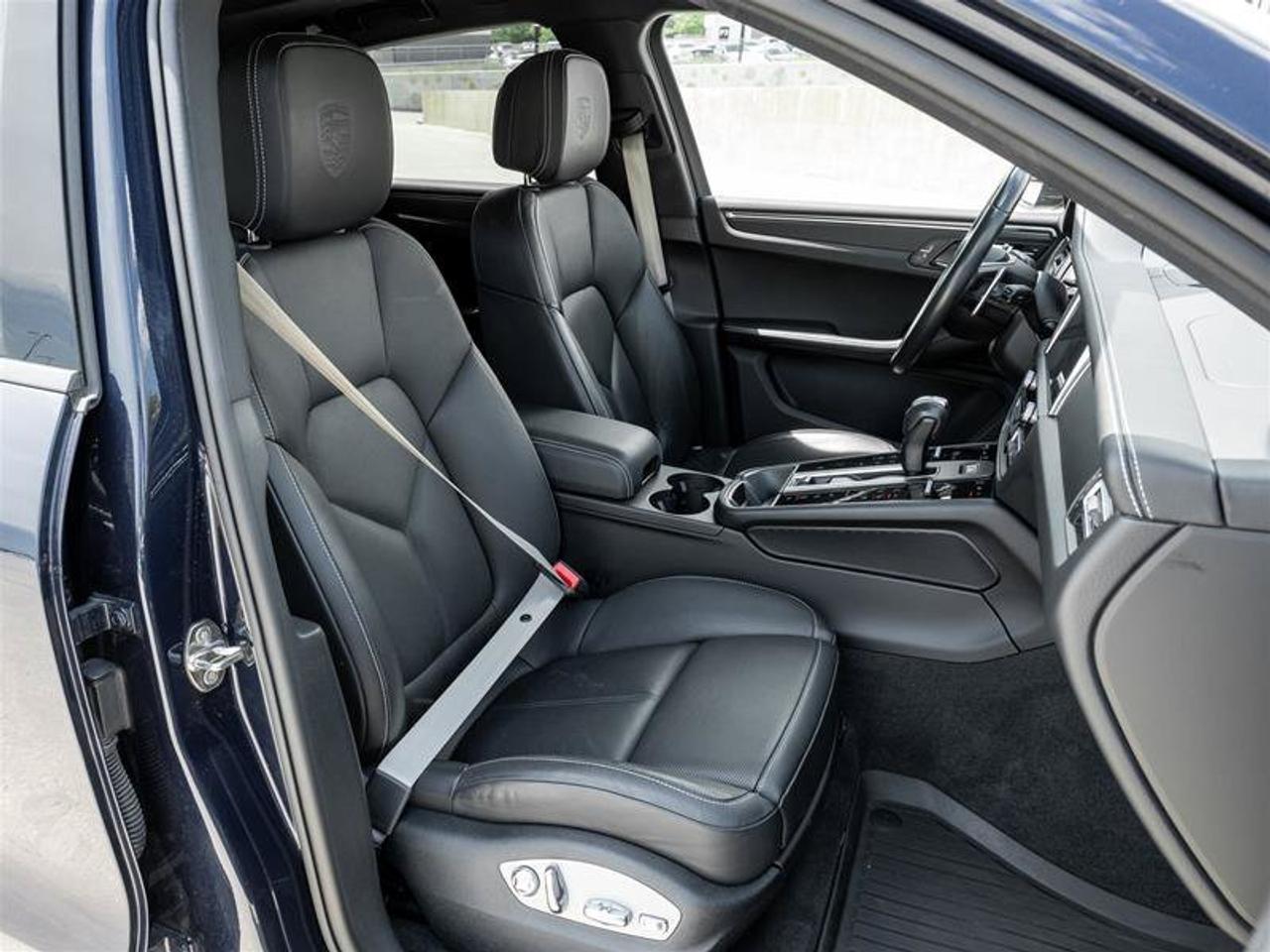2023 Porsche Macan AWD Premium Package Plus 20 Macan S Wheels in Vesu Photo