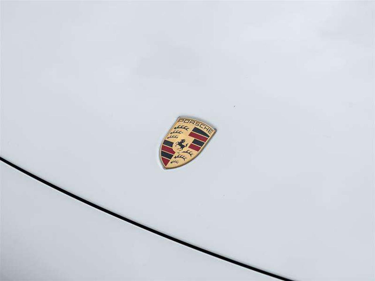 2020 Porsche 911 Carrera S Coupe Sport Exhaust System incl. Tailpipes in Silver BOSE® Surround Sound System Door-Sill Photo