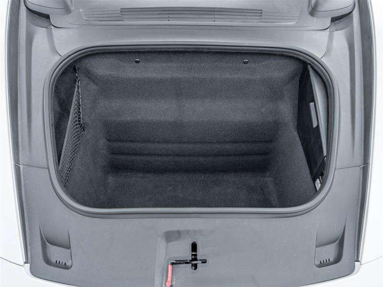 2020 Porsche 911 Carrera S Coupe Sport Exhaust System incl. Tailpipes in Silver BOSE® Surround Sound System Door-Sill Photo