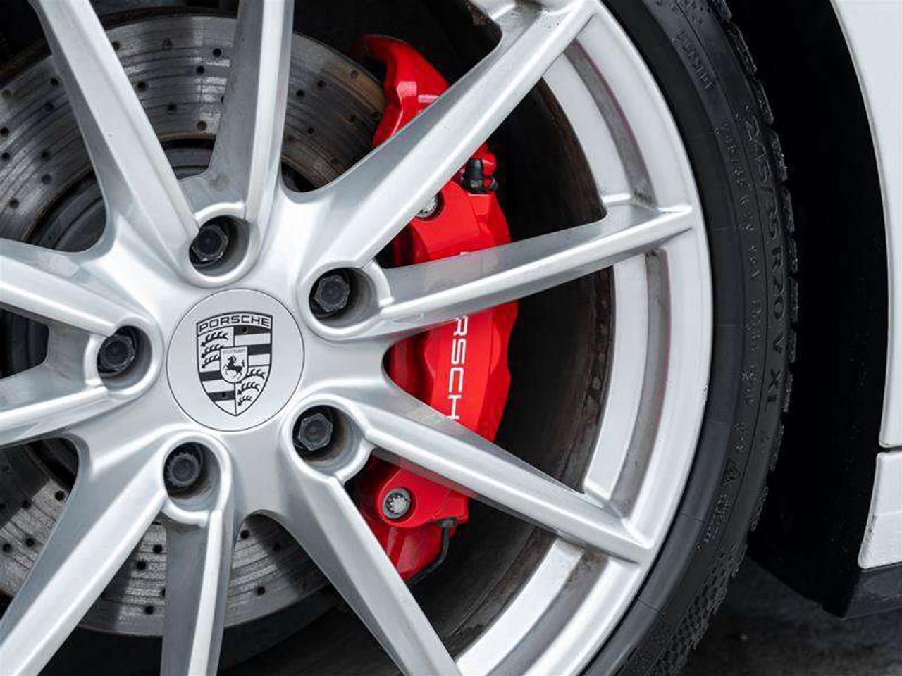 2020 Porsche 911 Carrera S Coupe Sport Exhaust System incl. Tailpipes in Silver BOSE® Surround Sound System Door-Sill Photo