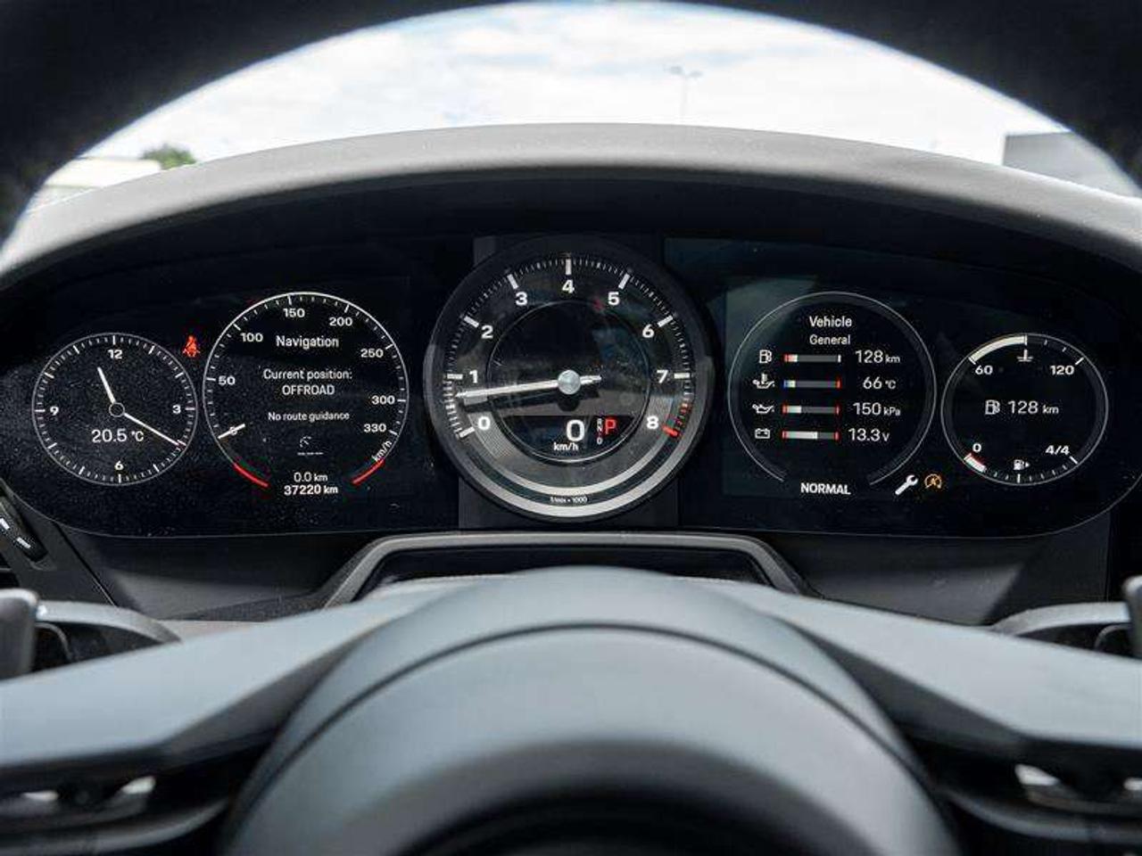 2020 Porsche 911 Carrera S Coupe Sport Exhaust System incl. Tailpipes in Silver BOSE® Surround Sound System Door-Sill Photo
