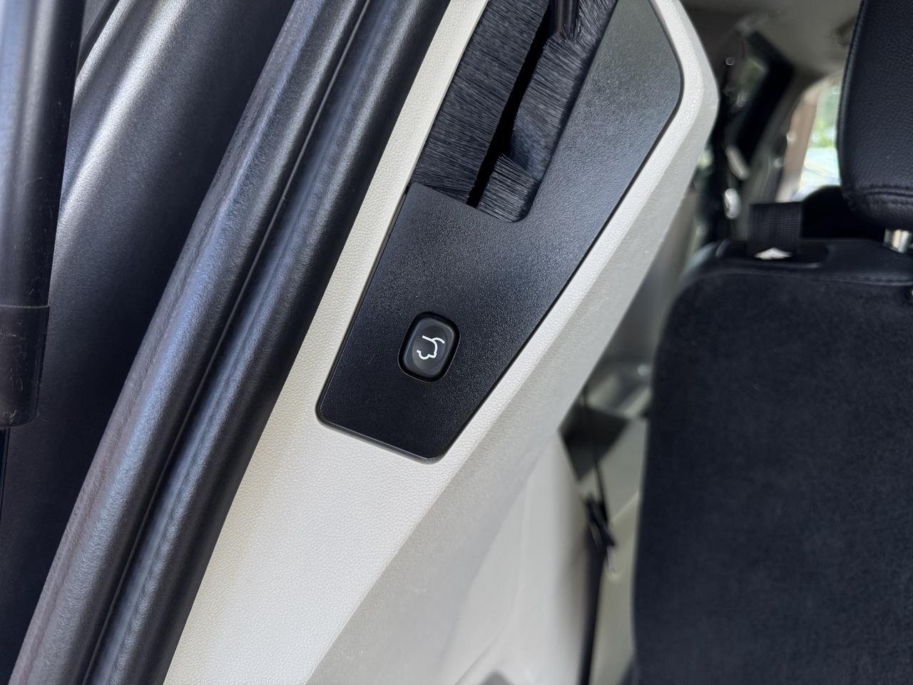 2017 Dodge Grand Caravan WheelChair Accessible - Side Entry Photo