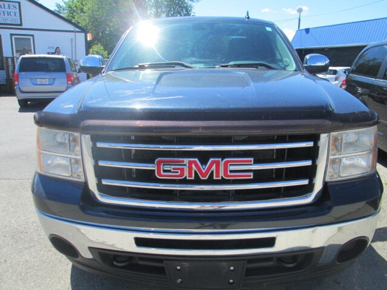 2013 GMC Sierra 1500 4WD Ext Cab 143.5  SLE, Side Steps, Cover, Liner Photo