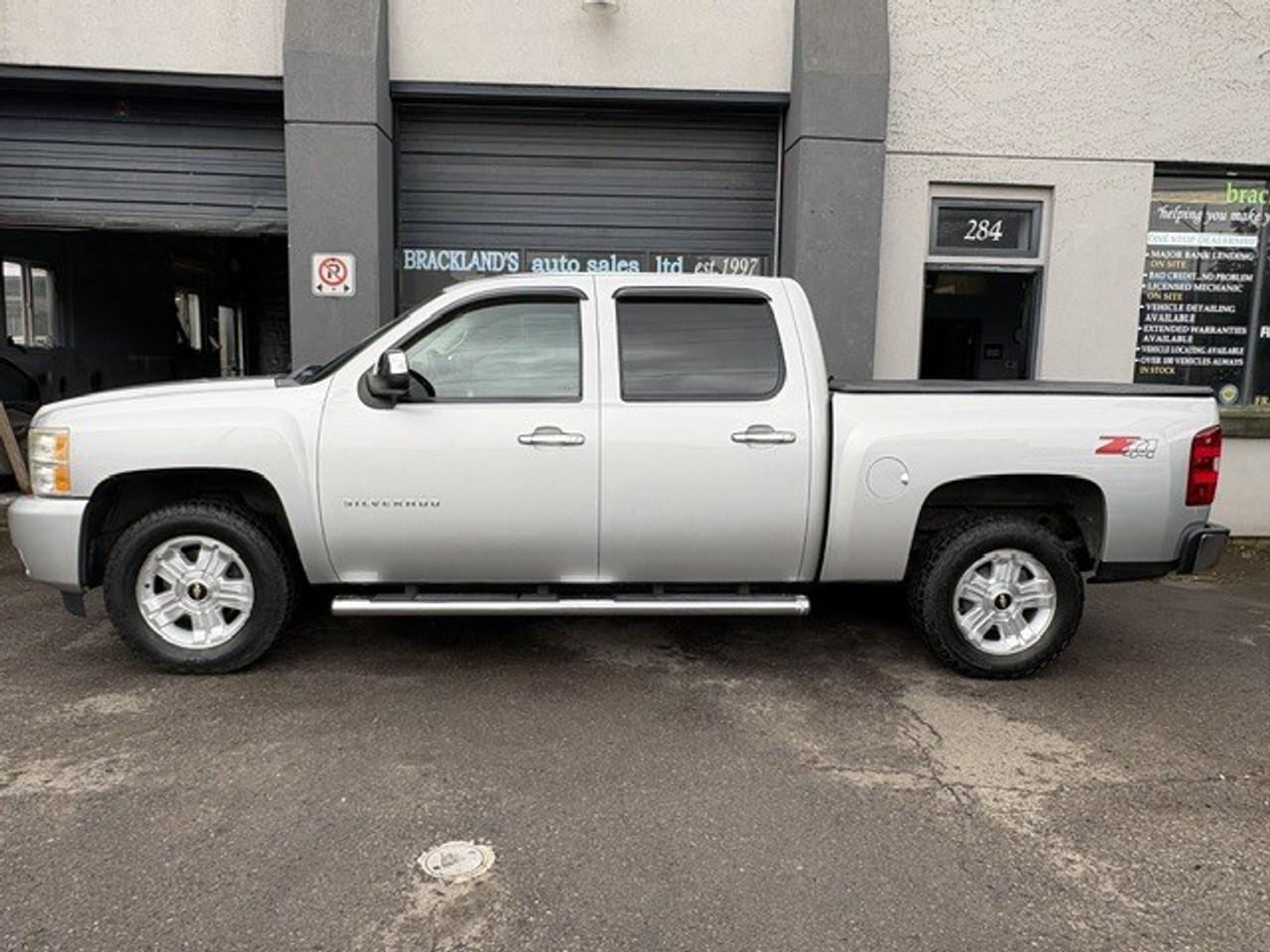 2011 Chevrolet Silverado 1500 4WD Crew Cab LT, SUPER CONDITION, ICE COLD A/C!! Photo