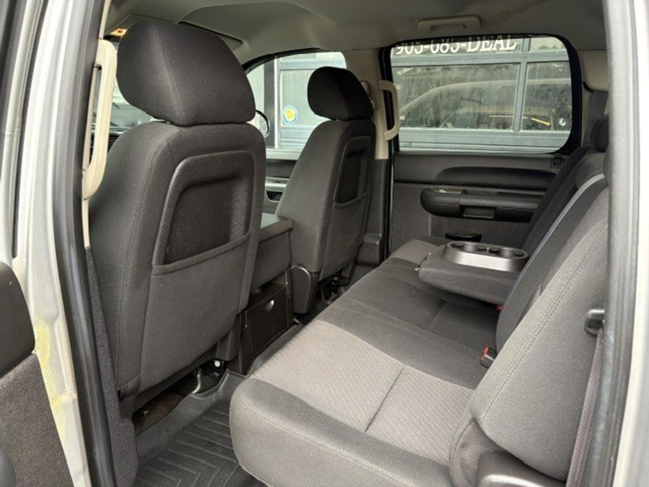 2011 Chevrolet Silverado 1500 4WD Crew Cab LT, SUPER CONDITION, ICE COLD A/C!! Photo