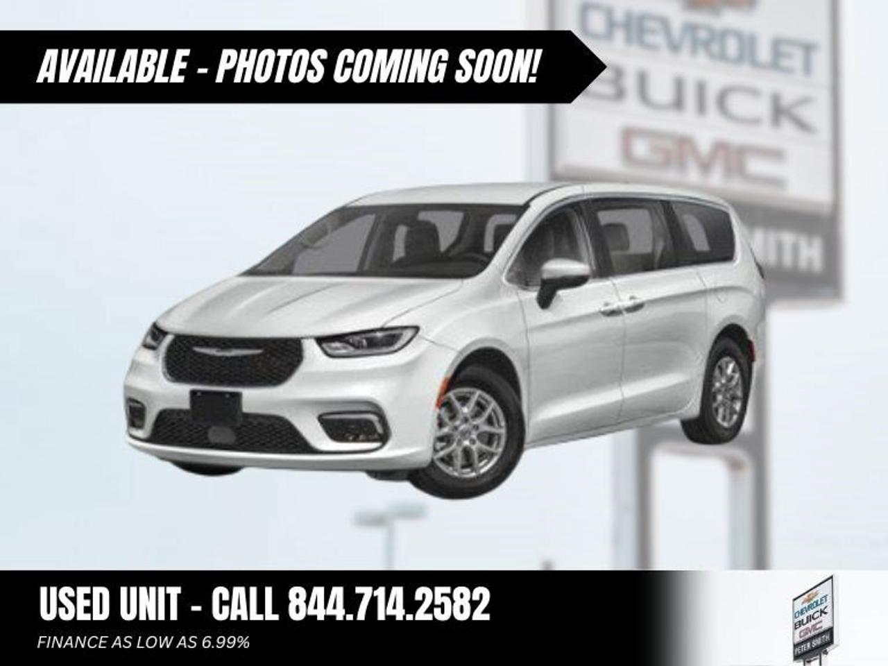 2022 Chrysler Pacifica Touring - Rain Sensing Wipers   Keyless Start Photo0