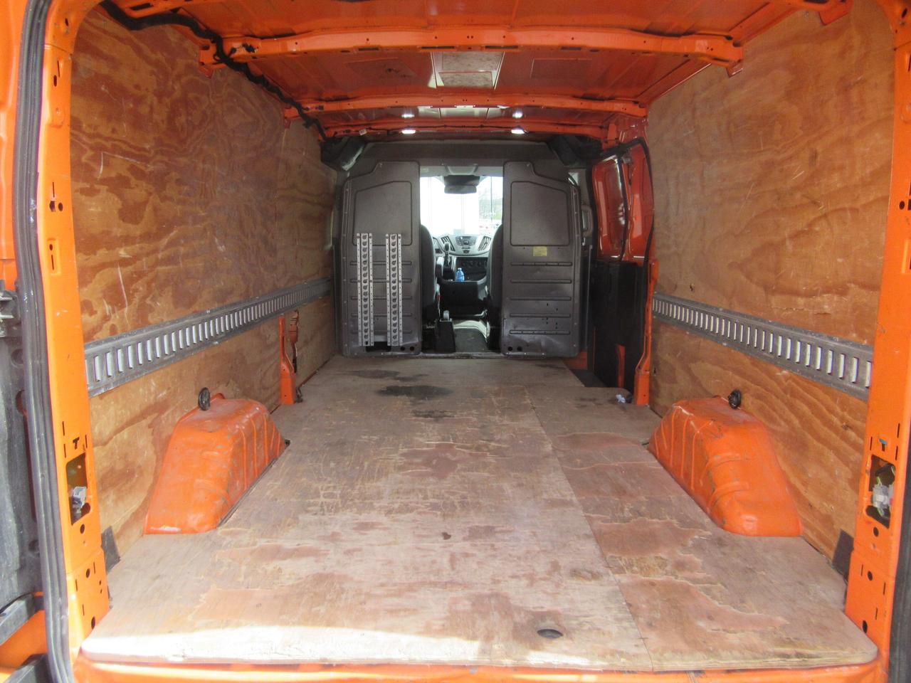 2019 Ford Transit T-150 LOW ROOF 148” WB CARGO VAN Photo4