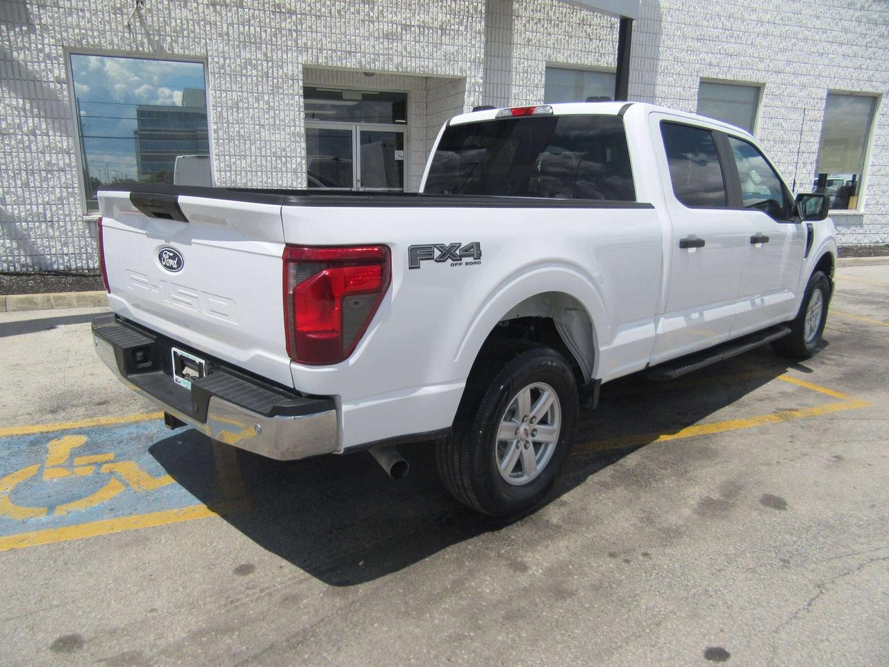 2024 Ford F-150 CREW CAB 4X4 6.5FT BOX FX4 PACKAGE Photo